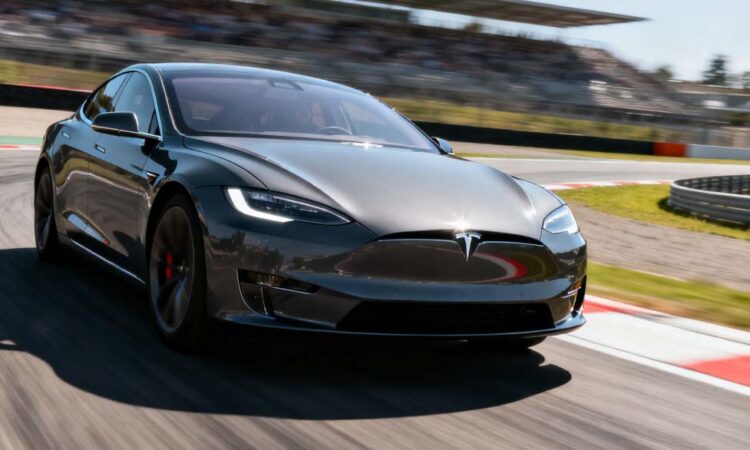 Tesla Model S Plaid: Revolusi Mobil Listrik Super Cepat